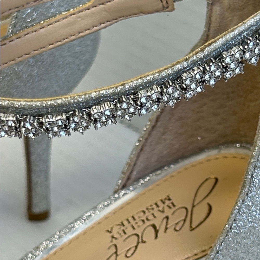 Jewel by Badgley Mischka Silver Glitter Heels Style J-TALLULAH Size 7.5 - Picture 6 of 12